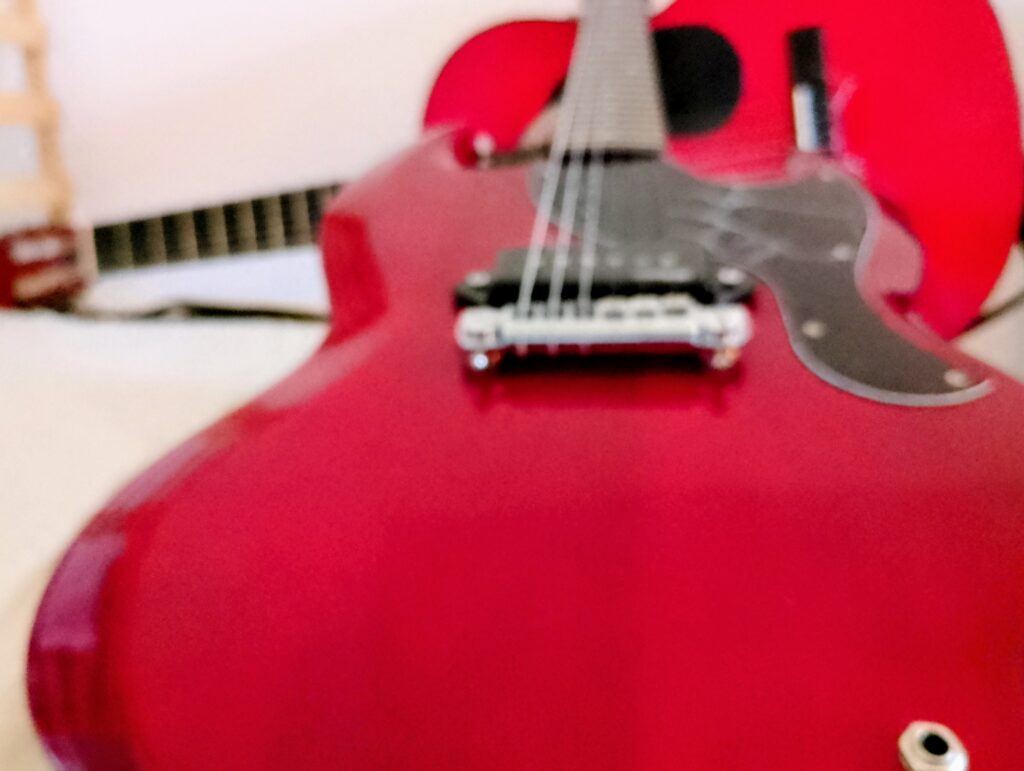 guitare rouge